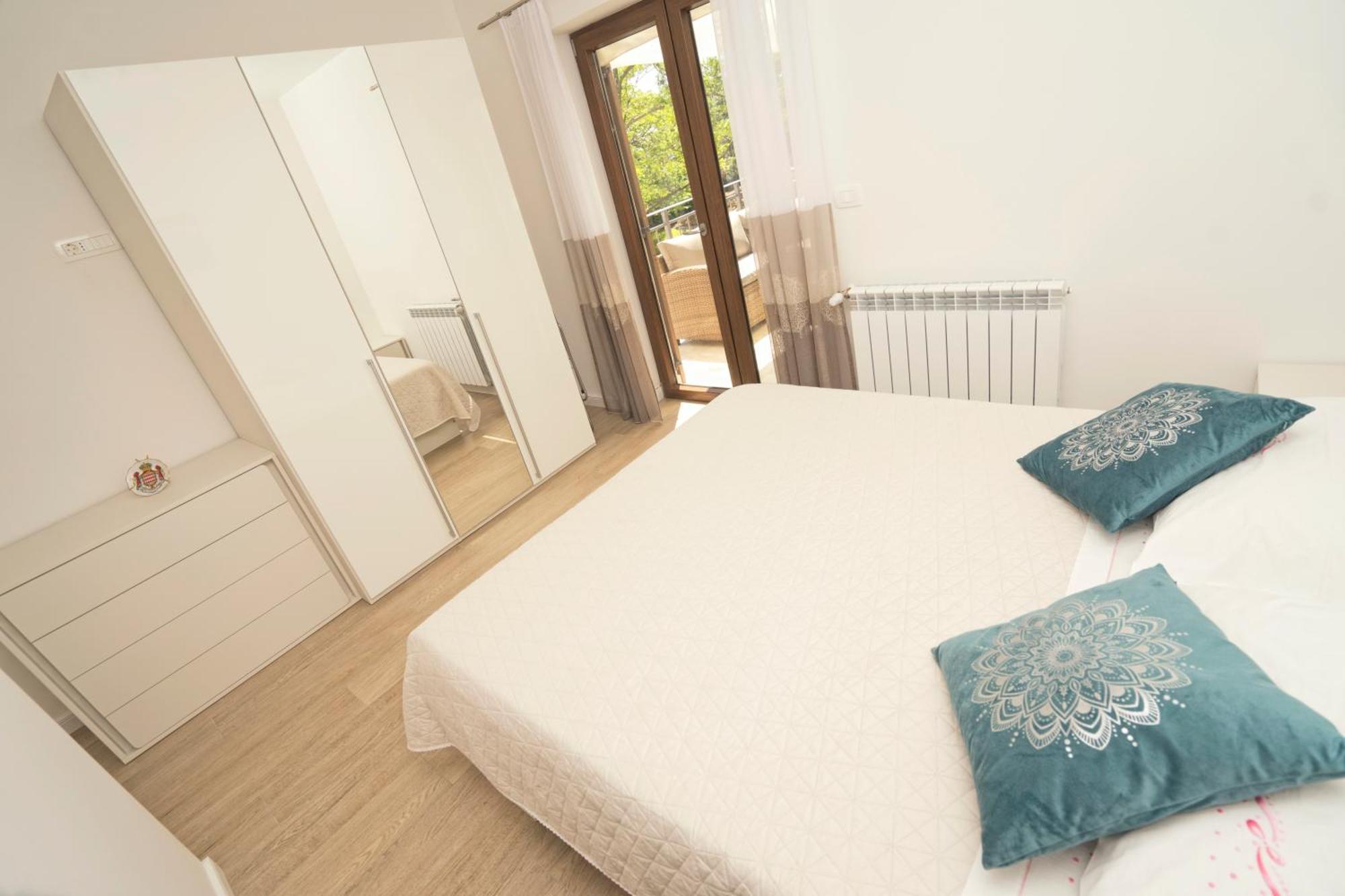 Riviera Blue Apartments With Seaview, Private Whirlpools And Parking Near Opatija Opric Exterior photo
