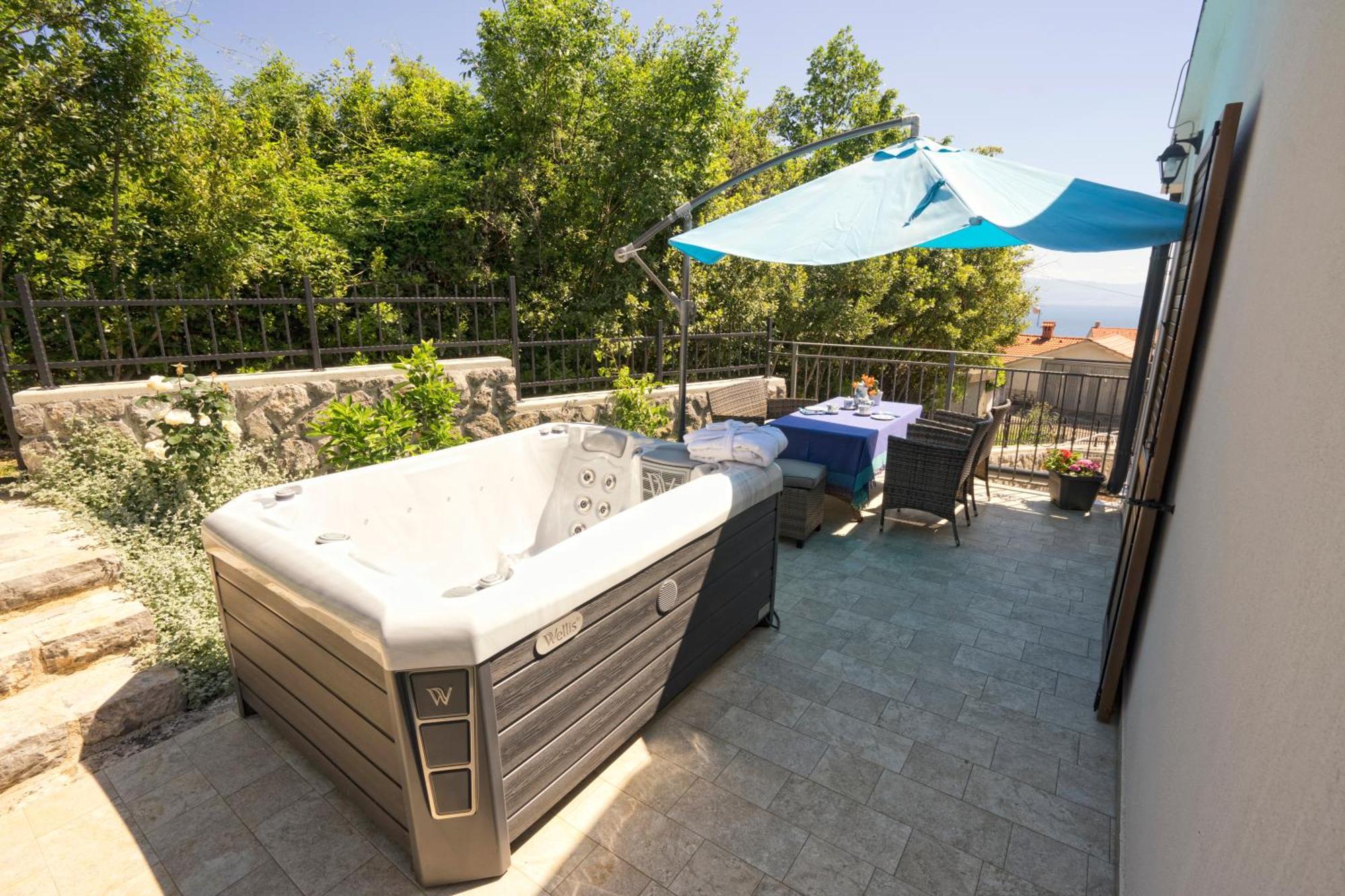 Riviera Blue Apartments With Seaview, Private Whirlpools And Parking Near Opatija Opric Exterior photo
